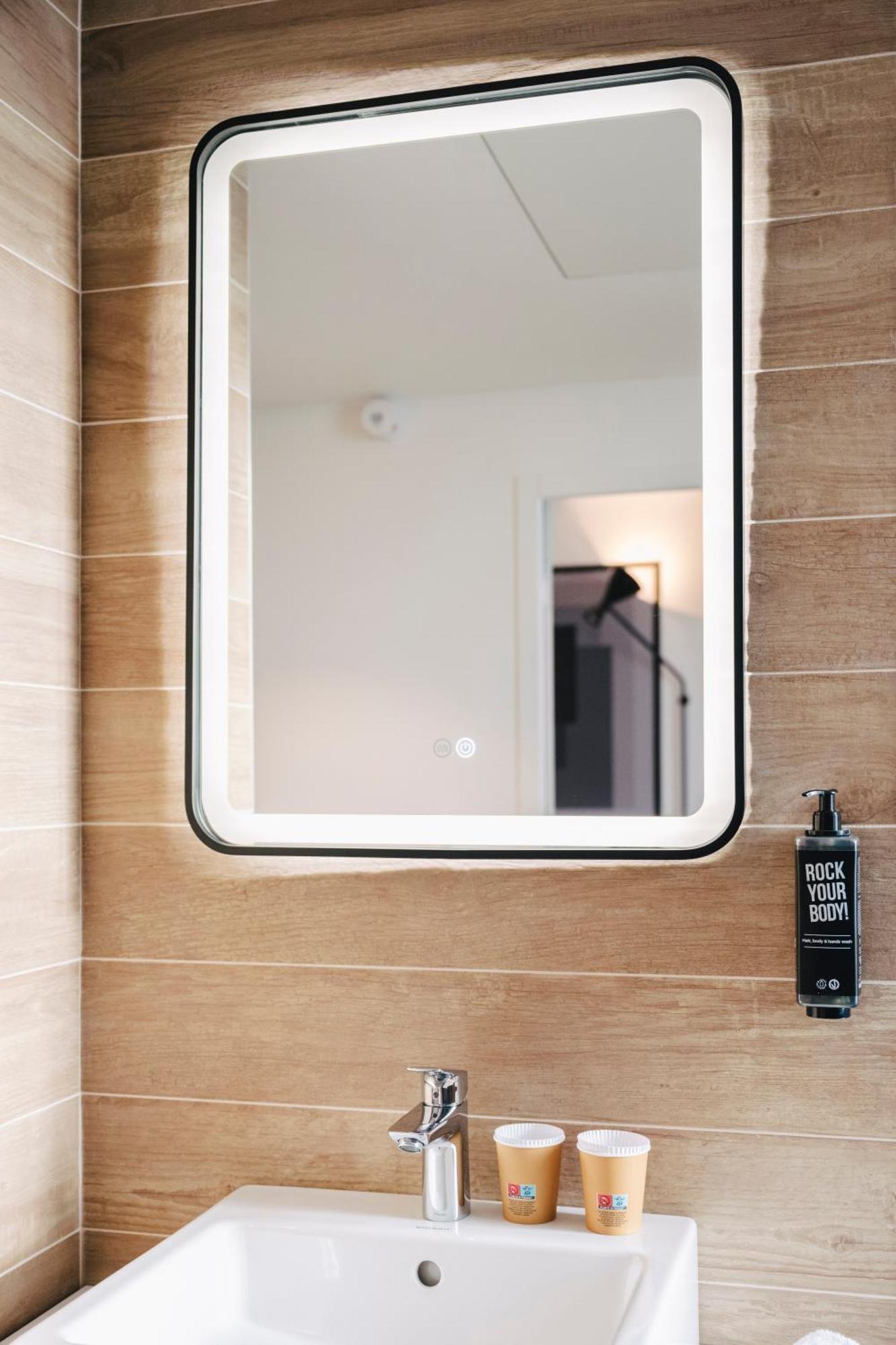 Ibis Rouen Centre Rive Droite Pasteur Hotell Exteriör bild